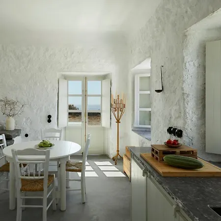 Отель Santa Irini Retreat *