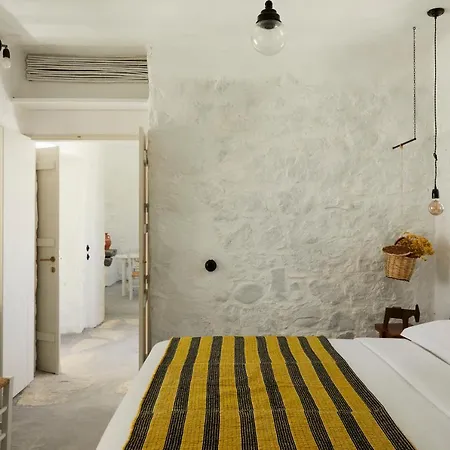 Santa Irini Retreat Тирасия