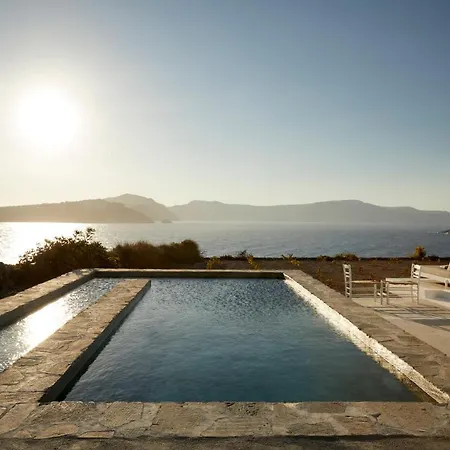 Santa Irini Retreat Тирасия