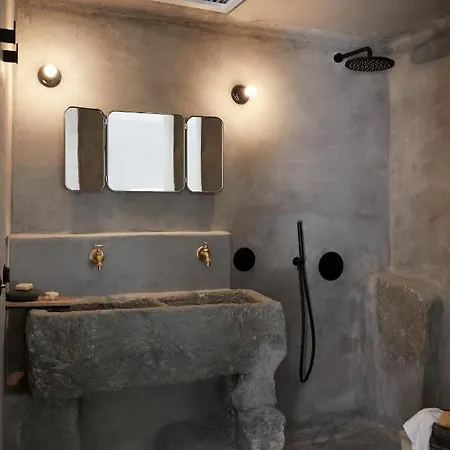 Отель Santa Irini Retreat