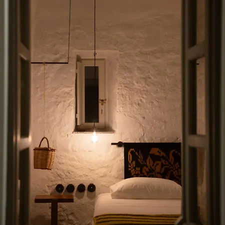 Отель Santa Irini Retreat *